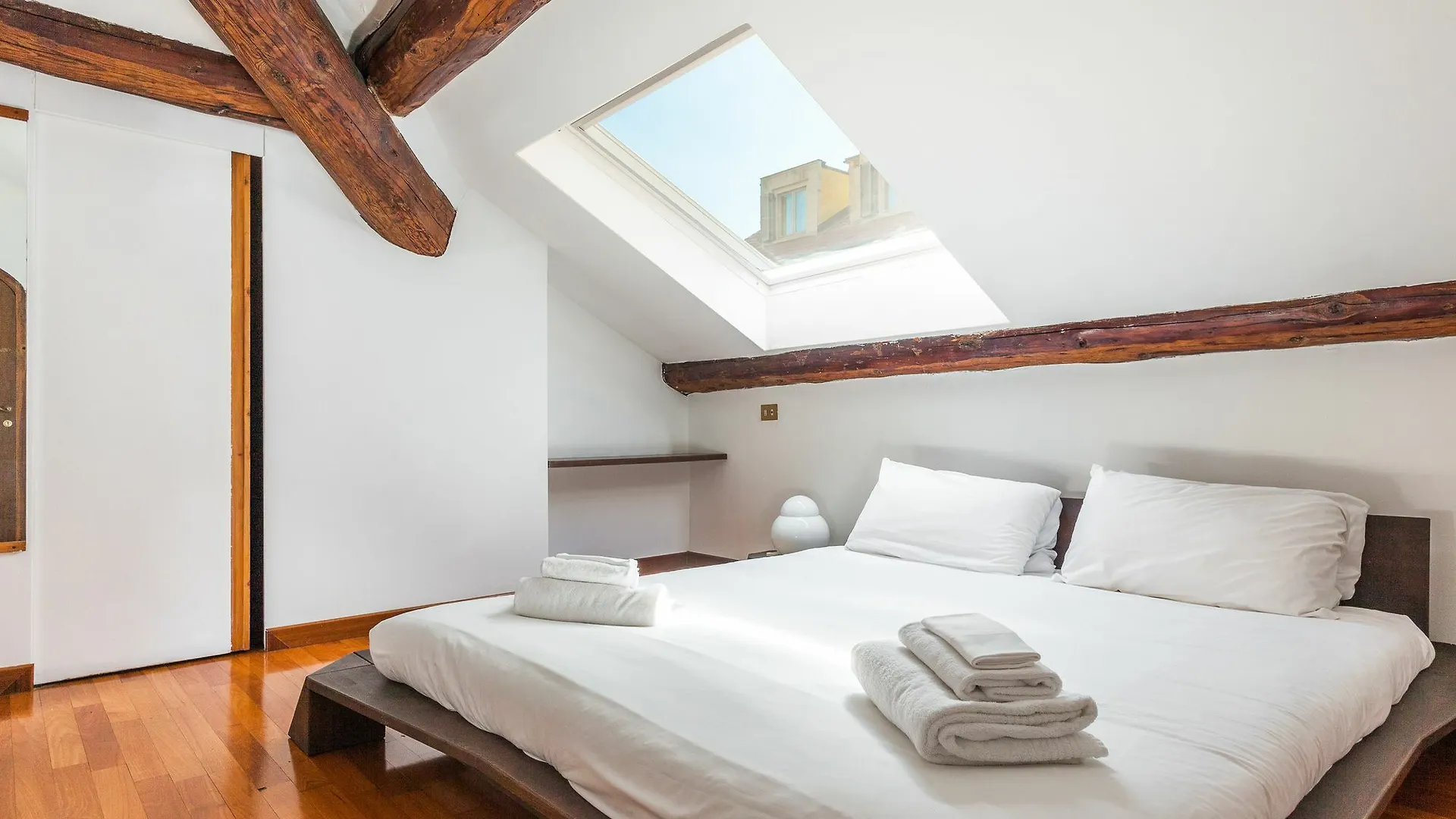 easyhomes - Corso Como Maroncelli Milano Italia